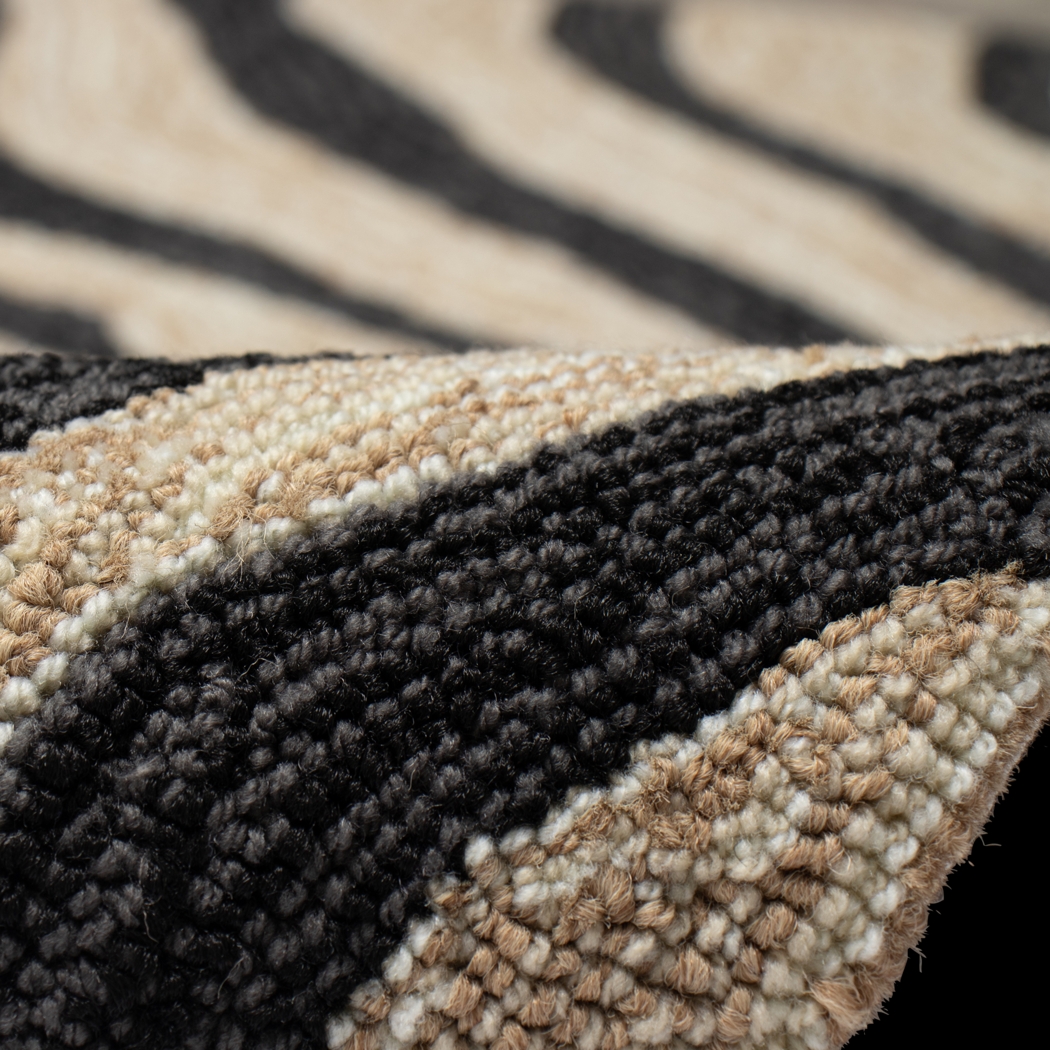 Weto Black 5' x 7'6 Indoor/Outdoor Rug - Thumbnail - Image 4