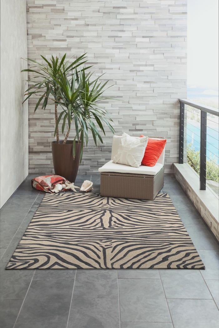 Weto Black 7'6 x 9'6 Indoor/Outdoor Rug - Thumbnail - Image 2