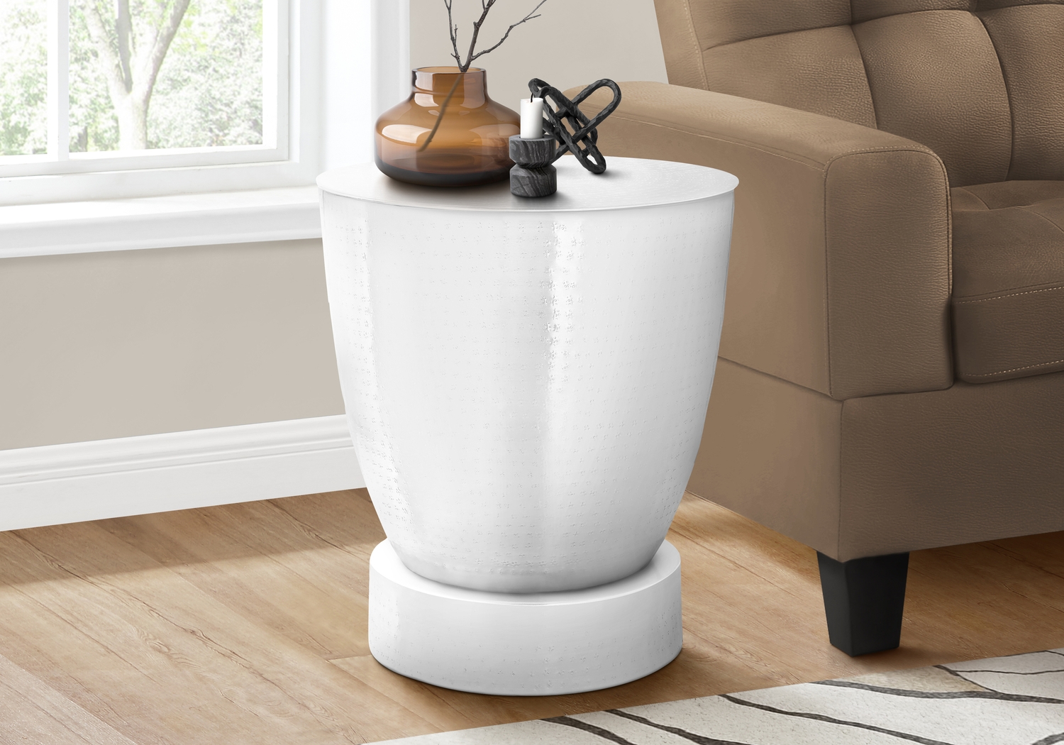 Wilclay White Accent Table - Thumbnail - Image 7