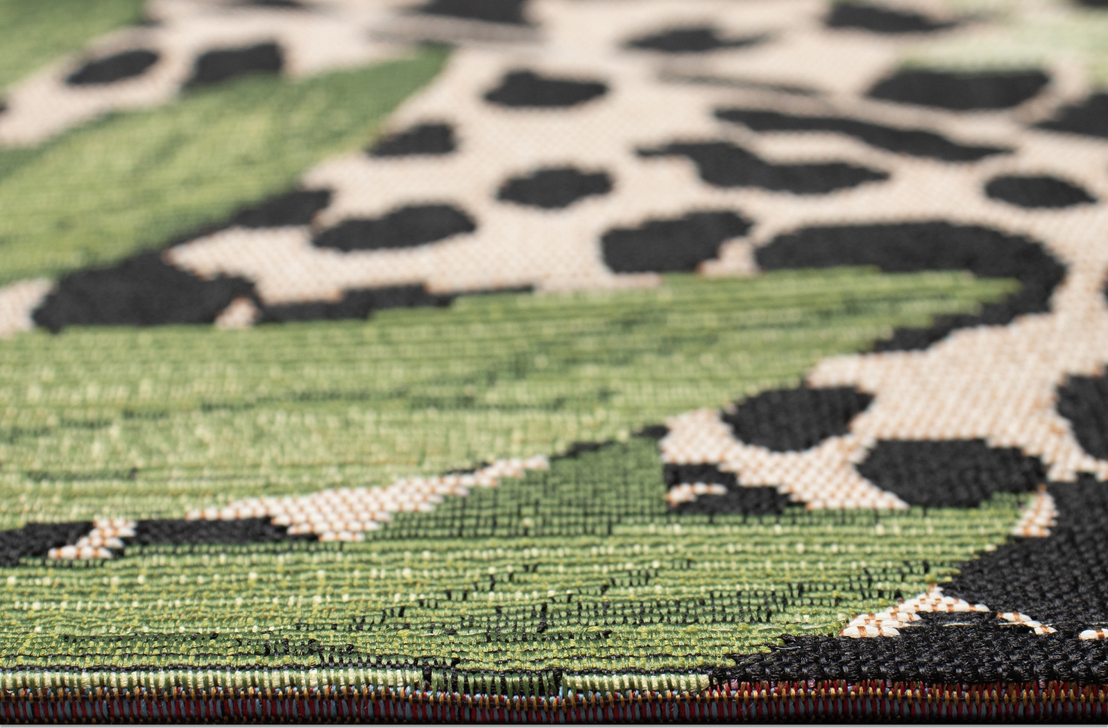 Willtown Green 6'6 x 9'4 Indoor/Outdoor Rug - Thumbnail - Image 4