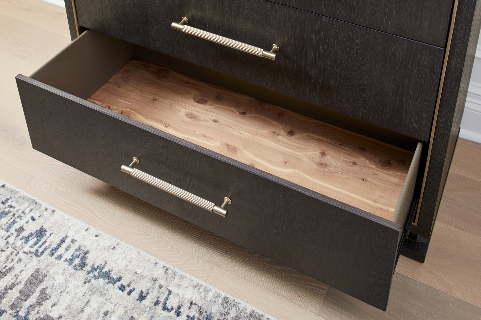 Wilshire Merlot 5 Pc Queen Upholstered Bedroom - Thumbnail - Image 7