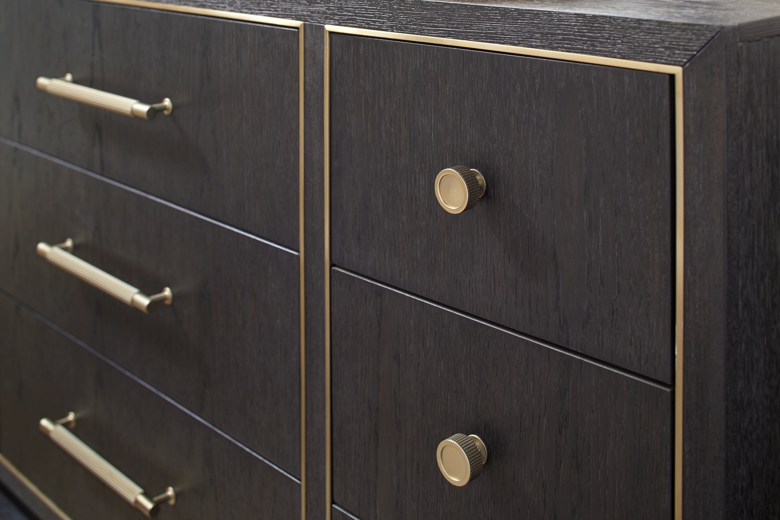 Wilshire Merlot 7 Pc King Canopy Bedroom - Thumbnail - Image 8