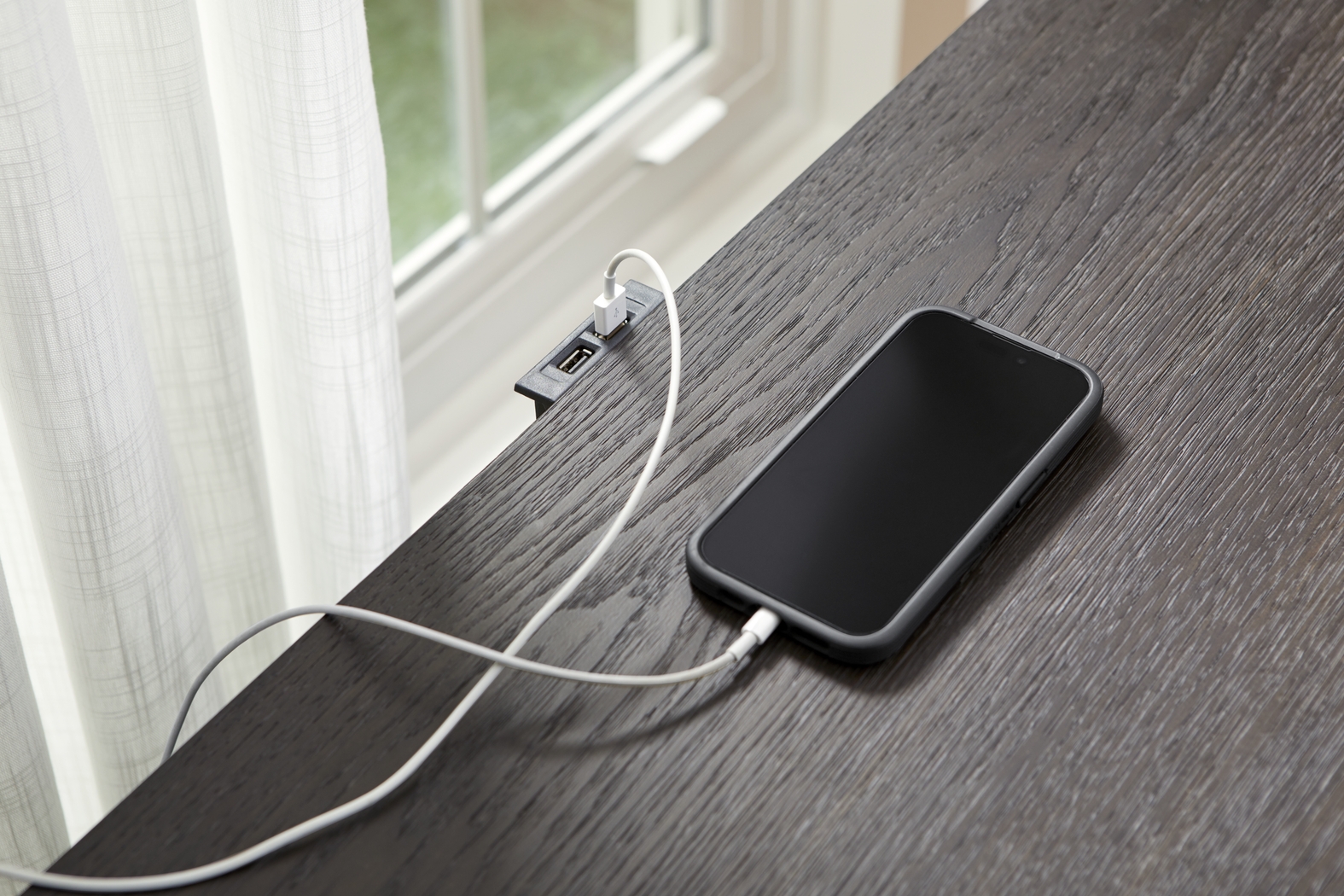 Wilshire Merlot 7 Pc King Canopy Bedroom - Thumbnail - Image 14