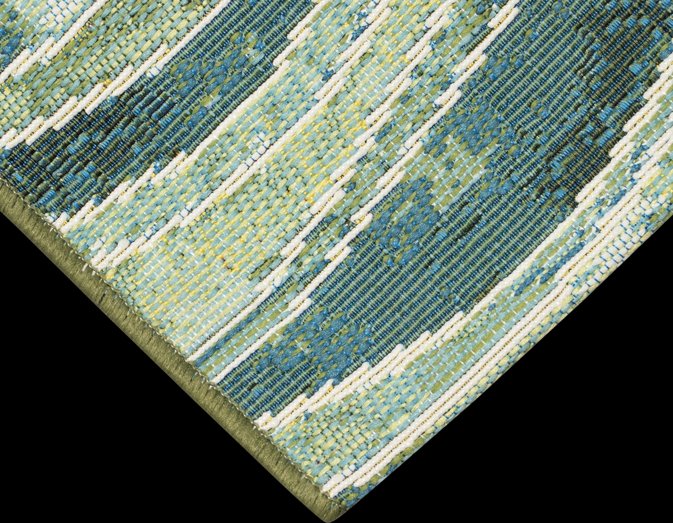 Wimasa Green 6'6 x 9'4 Indoor/Outdoor Rug - Thumbnail - Image 3