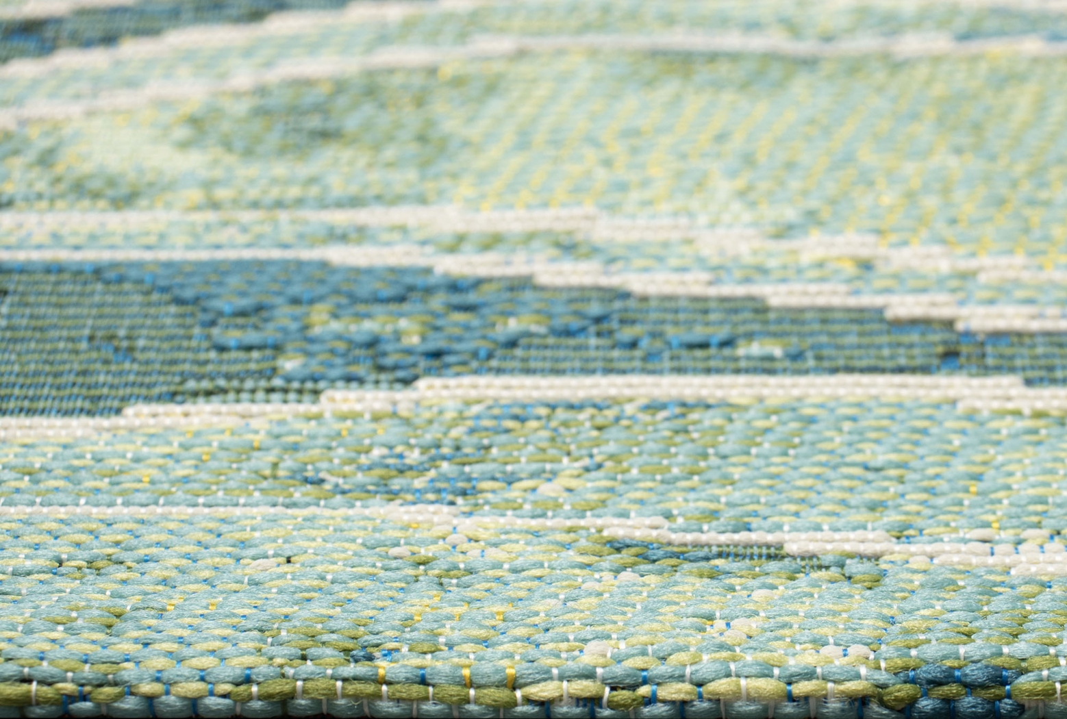 Wimasa Green 6'6 x 9'4 Indoor/Outdoor Rug - Thumbnail - Image 5