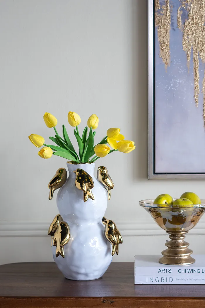 Wingly I White Vase - Thumbnail - Image 2