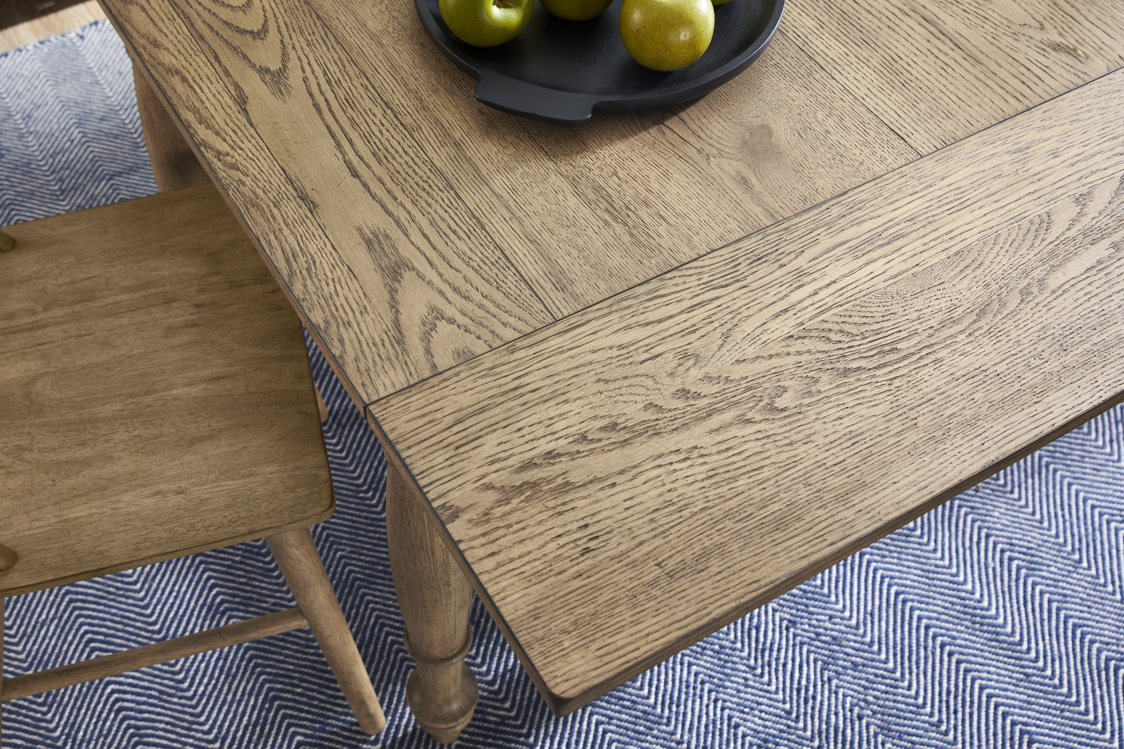 Winsor Natural 5 Pc Rectangle Dining Room with White Chairs - Thumbnail - Image 3