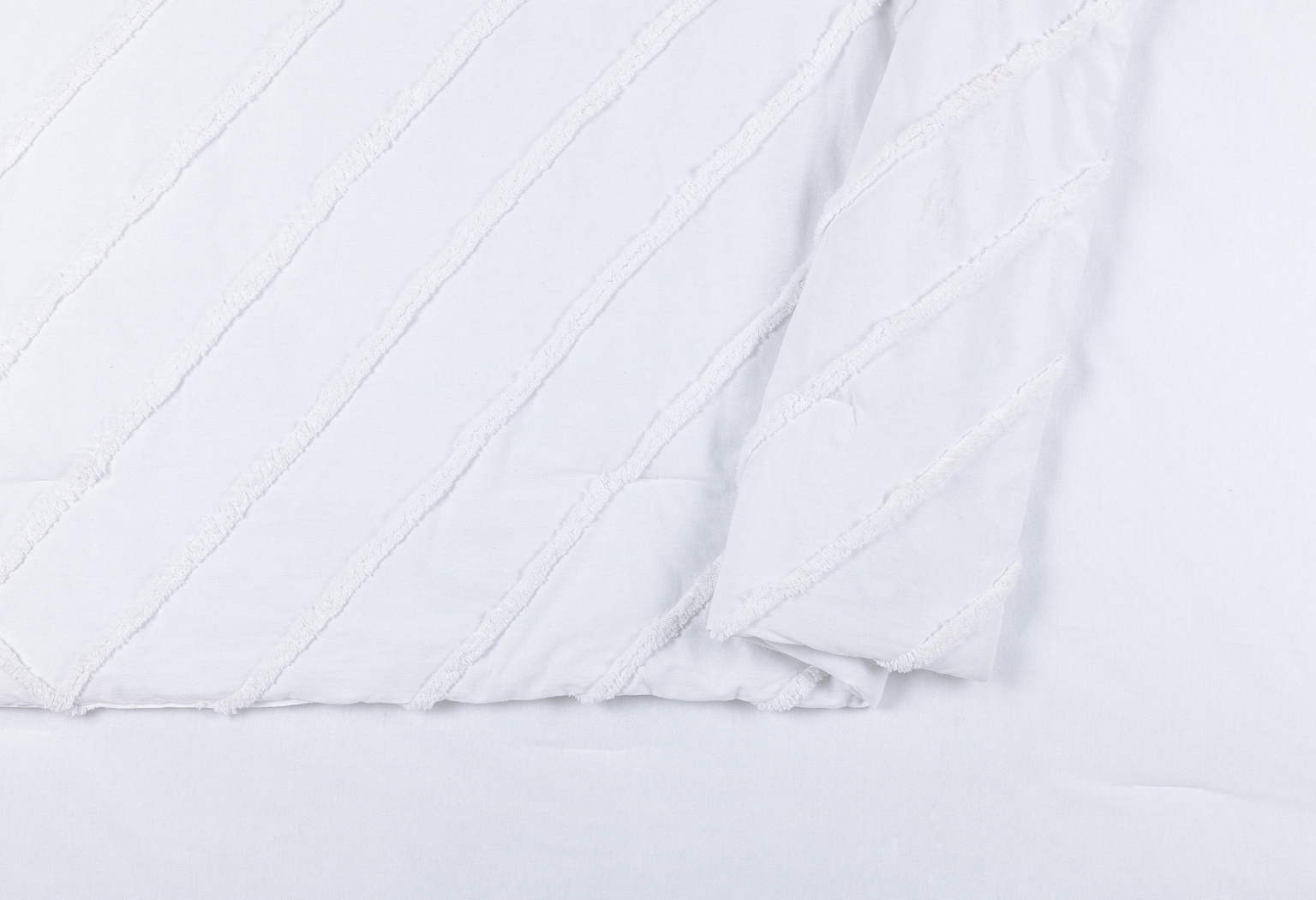 Winthorne White King 3 Pc Comforter Set - Thumbnail - Image 9