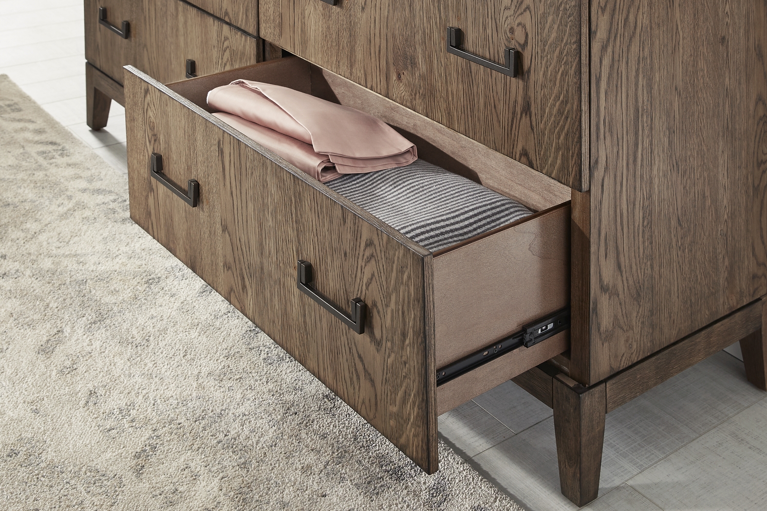 Woodland Park Brown 7 Pc King Bedroom - Thumbnail - Image 7