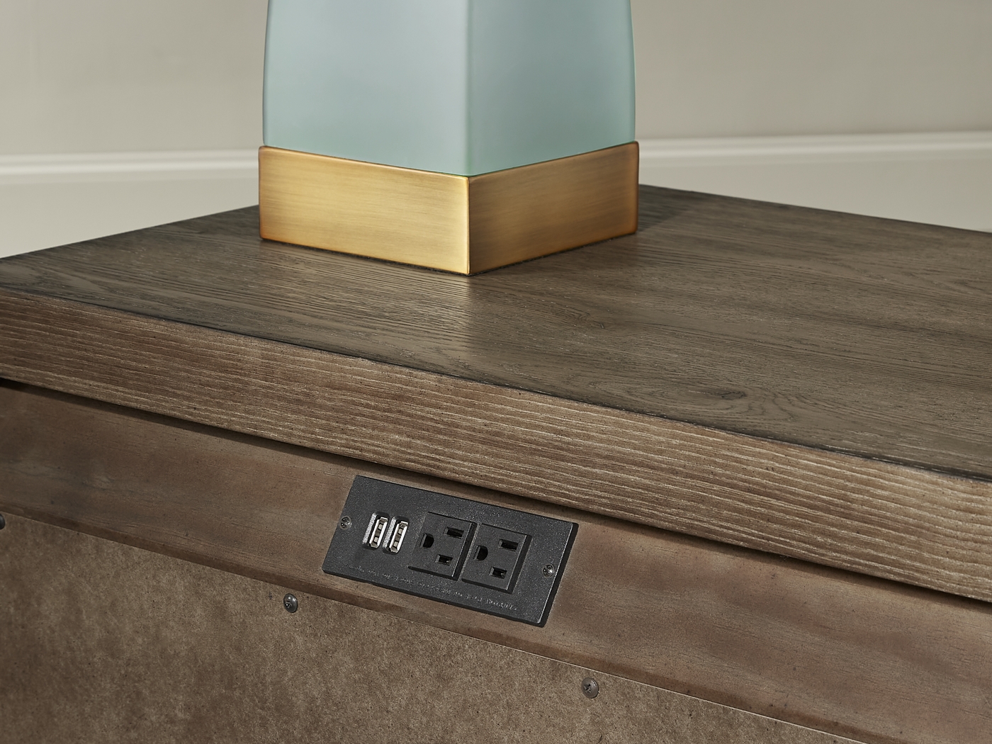 Woodland Park Brown 7 Pc King Bedroom - Thumbnail - Image 9