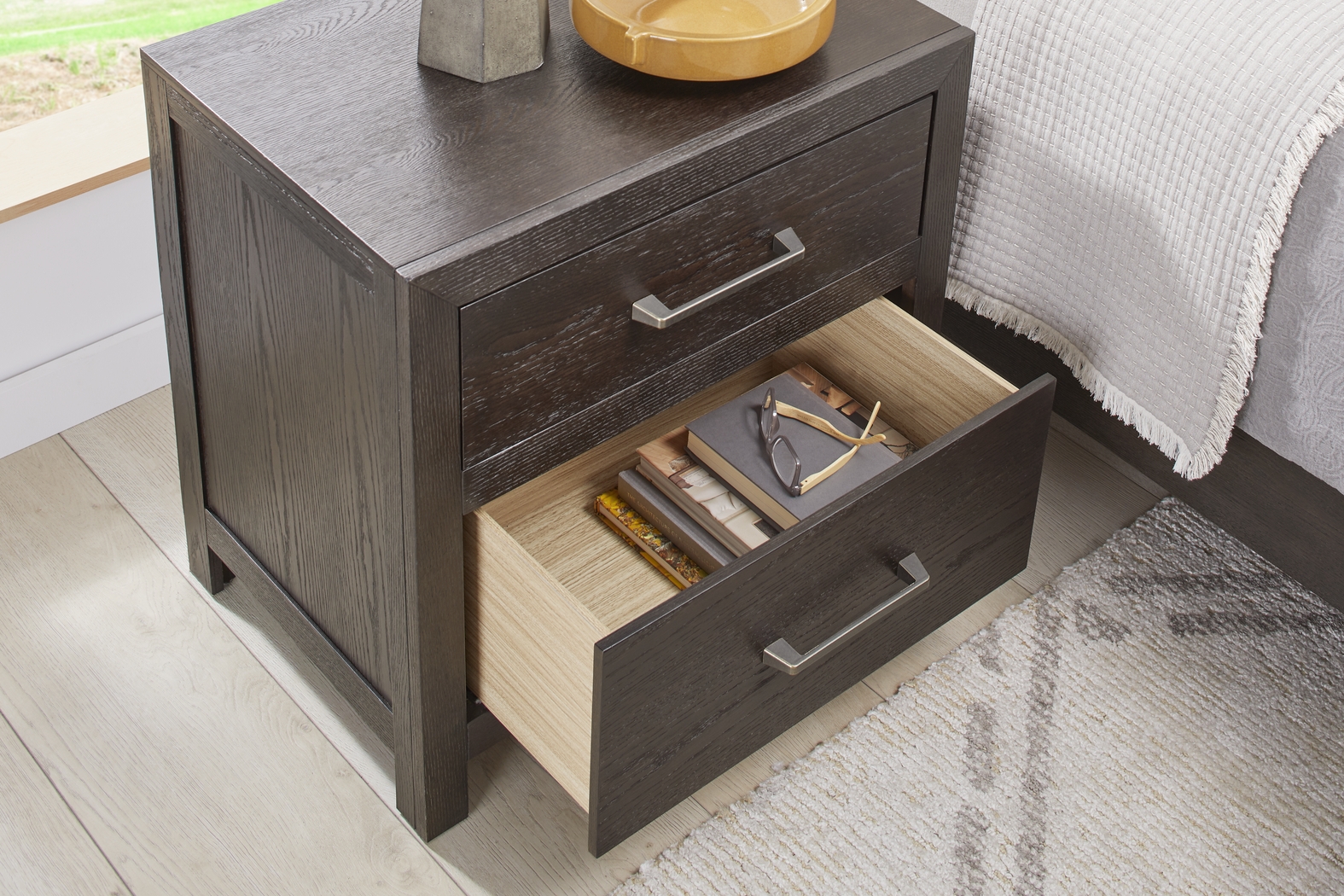 Woodley Dark Brown 5 Pc Queen Upholstered Bedroom - Thumbnail - Image 9