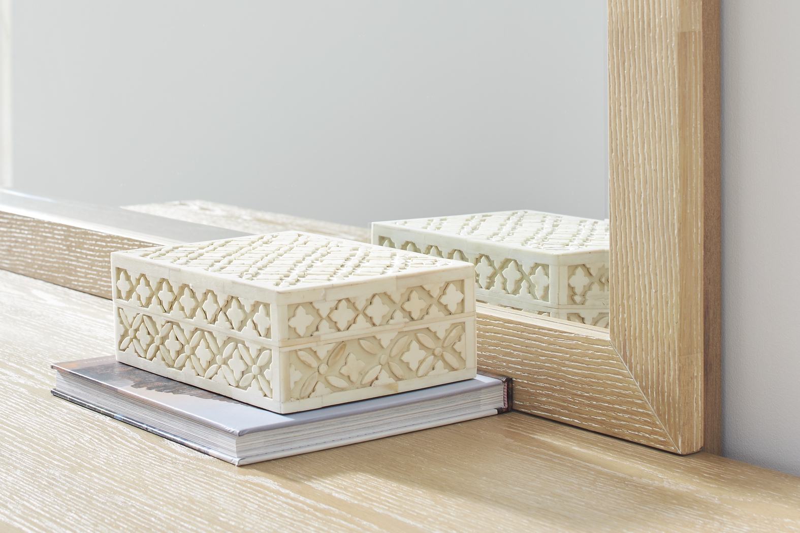 Woodley Natural 5 Pc Queen Panel Bedroom - Thumbnail - Image 10