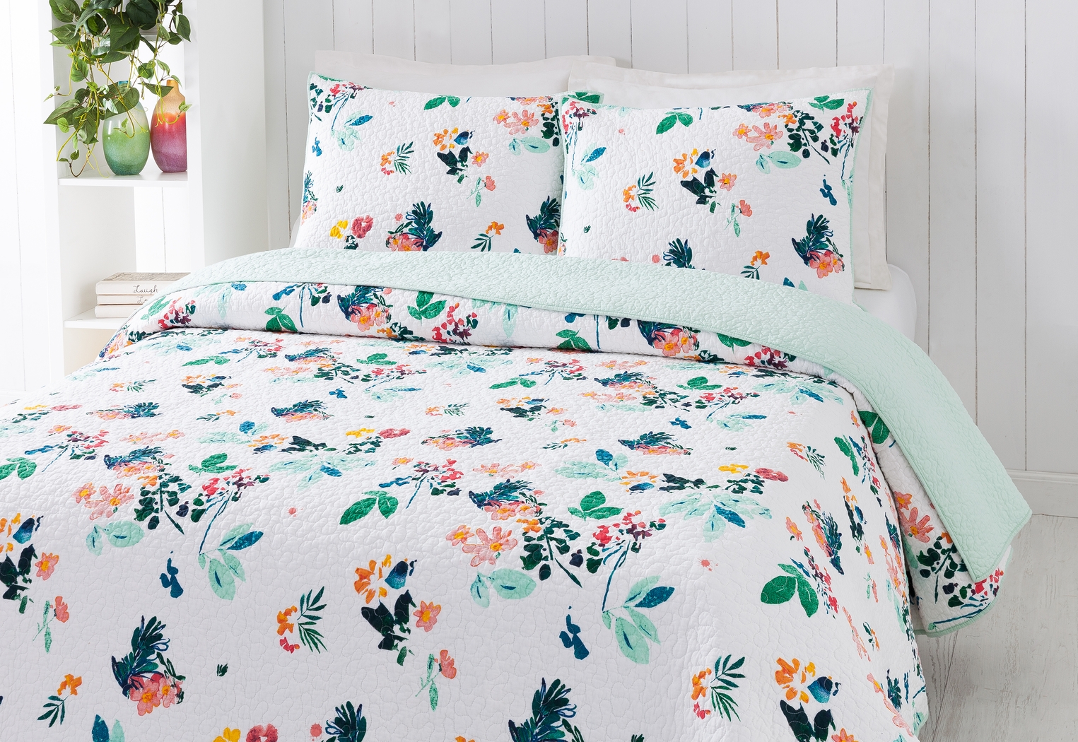 Woodlynn White 3 Pc King Quilt Set - Thumbnail - Image 3