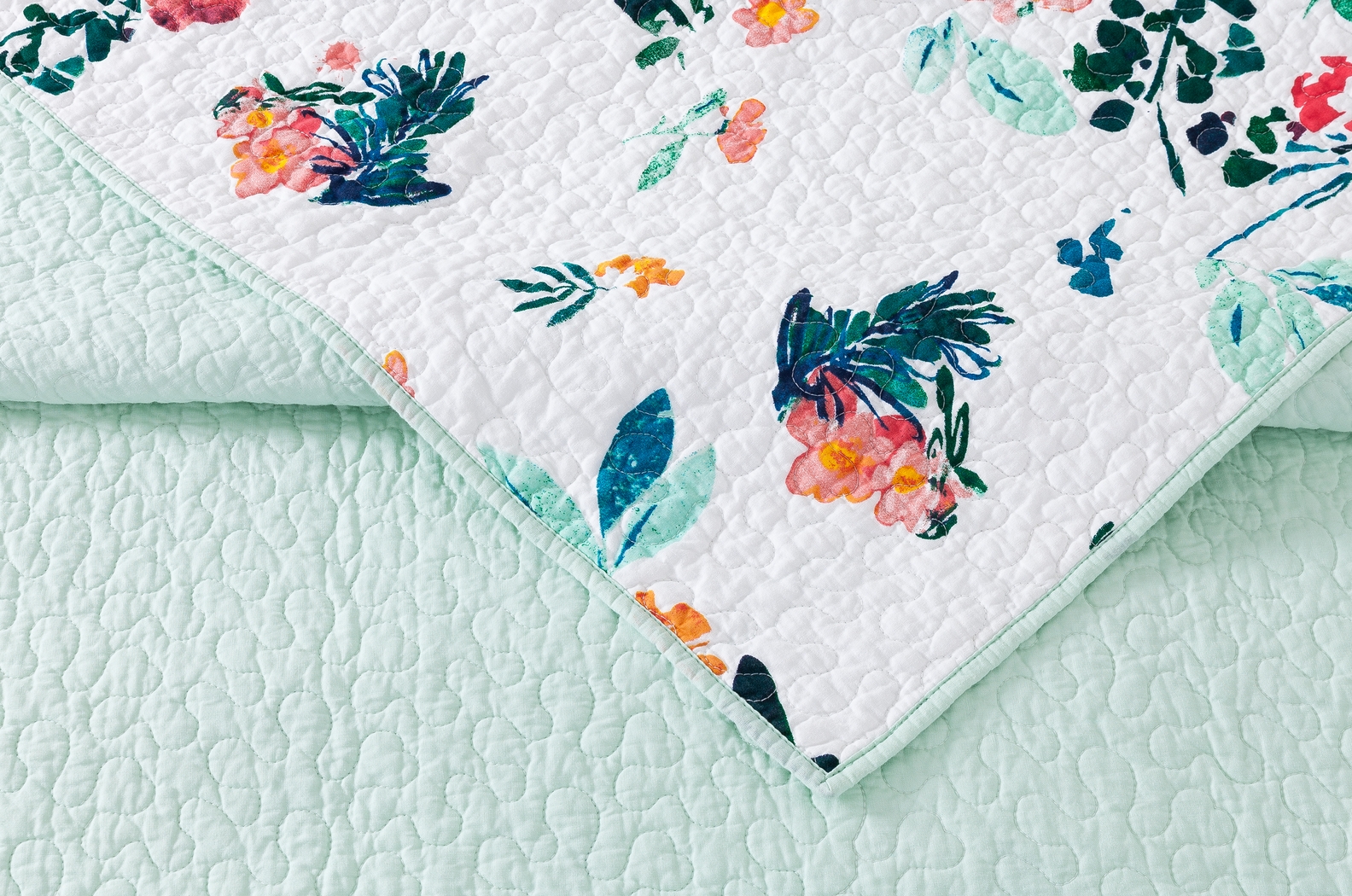 Woodlynn White 3 Pc King Quilt Set - Thumbnail - Image 4