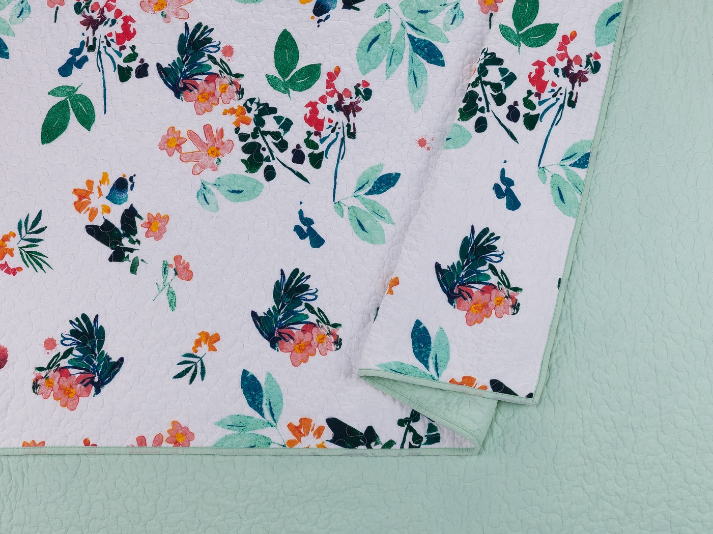 Woodlynn White 3 Pc King Quilt Set - Thumbnail - Image 10