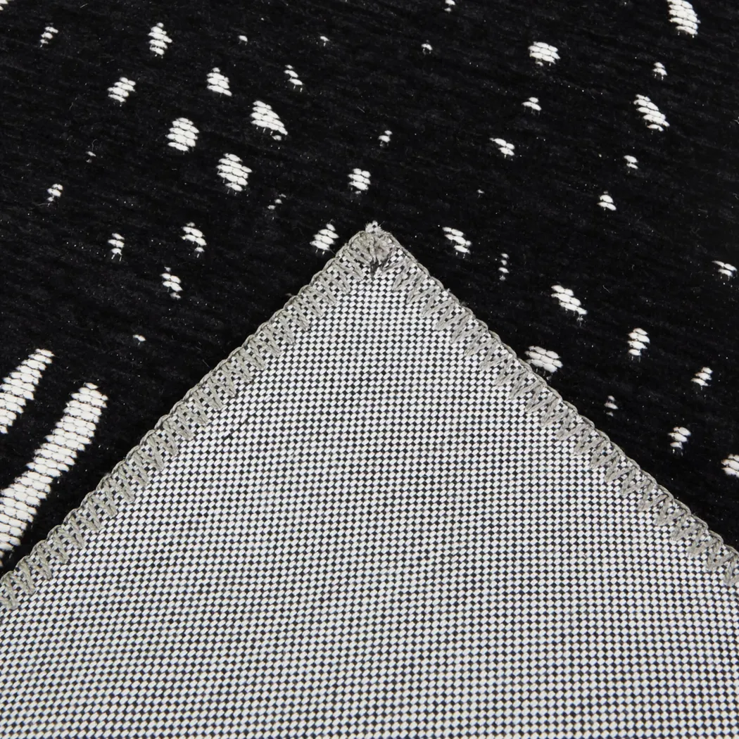 Yanys Black 5'3 x 7' Area Rug - Thumbnail - Image 5