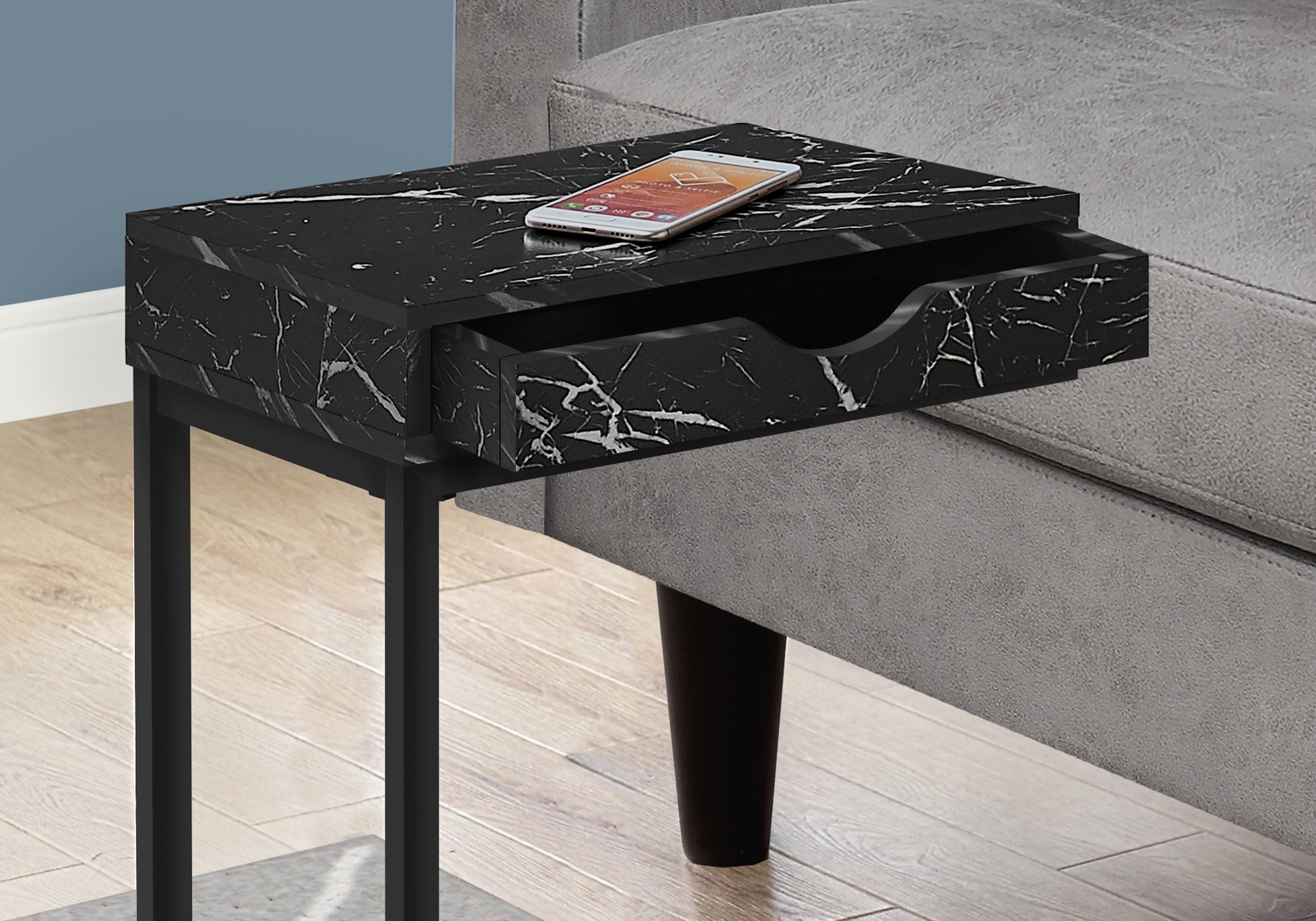 Yeaton Black Side Table - Thumbnail - Image 3