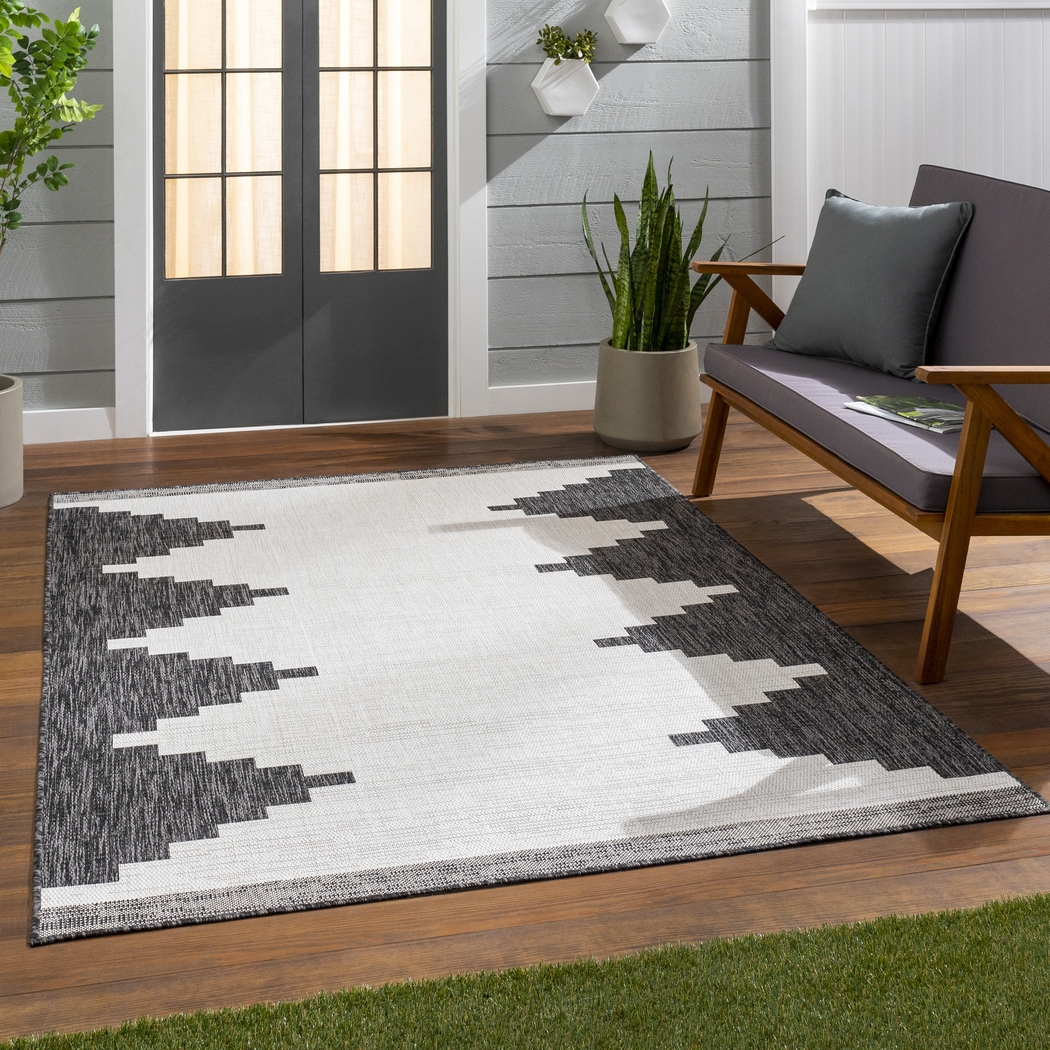 Yenna Black 5'3 x 7'7 Indoor/Outdoor Rug - Thumbnail - Image 2