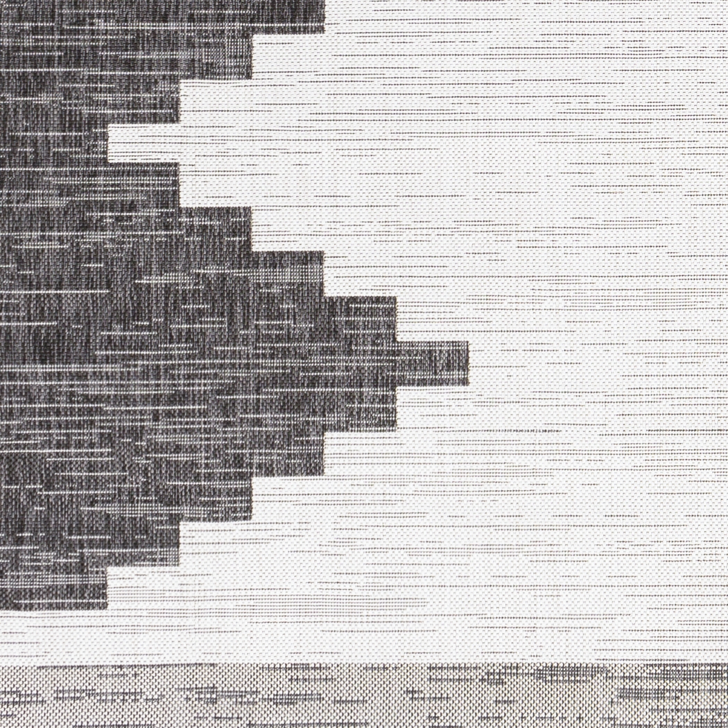 Yenna Black 5'3 x 7'7 Indoor/Outdoor Rug - Thumbnail - Image 8