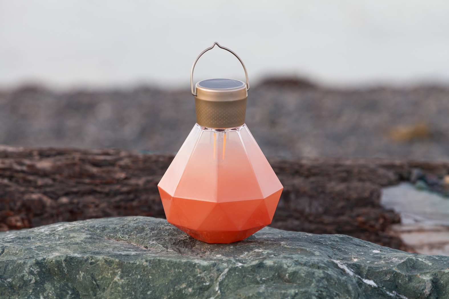 Yeser Cave Outdoor Coral Solar Lantern - Thumbnail - Image 2
