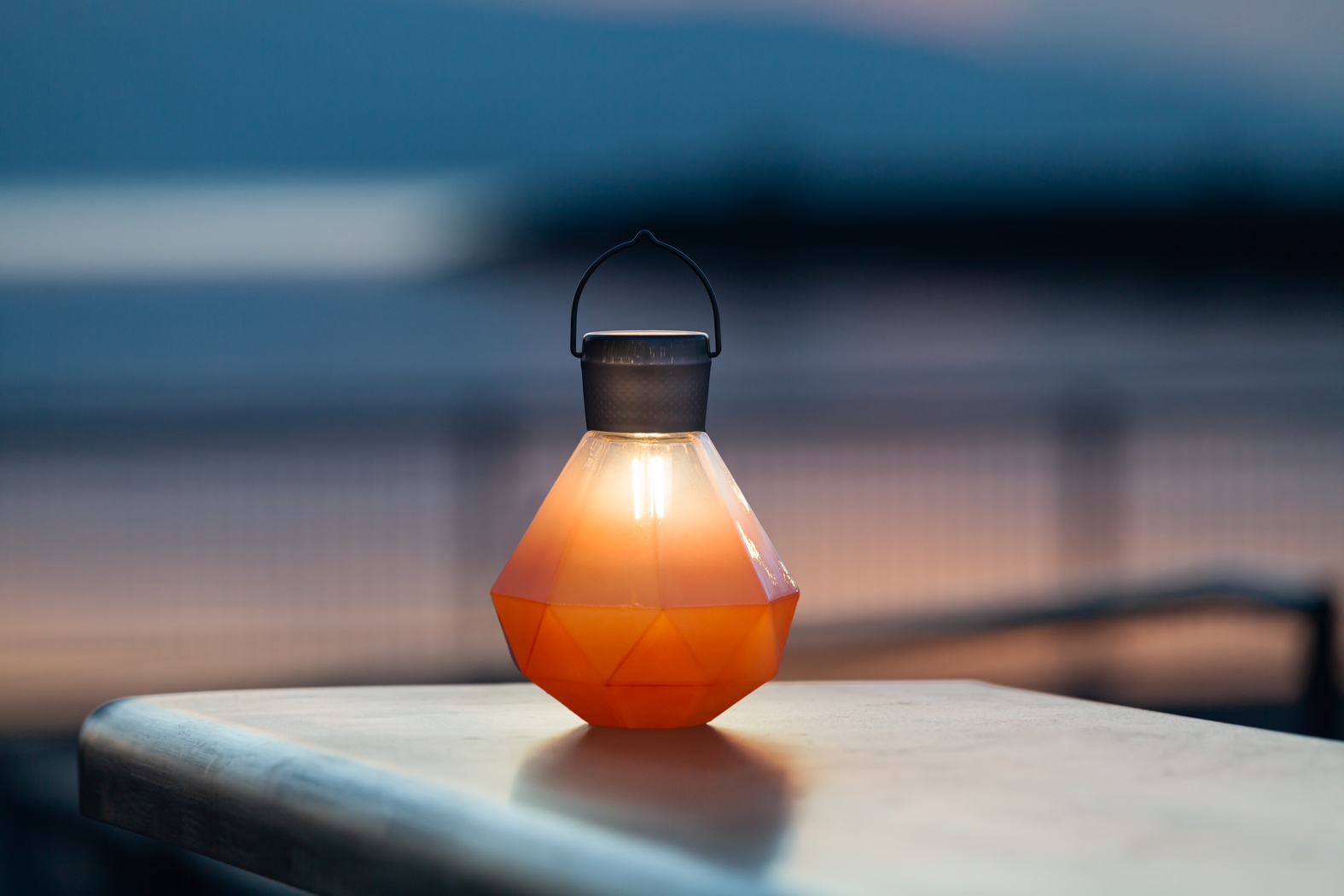Yeser Cave Outdoor Coral Solar Lantern - Thumbnail - Image 3