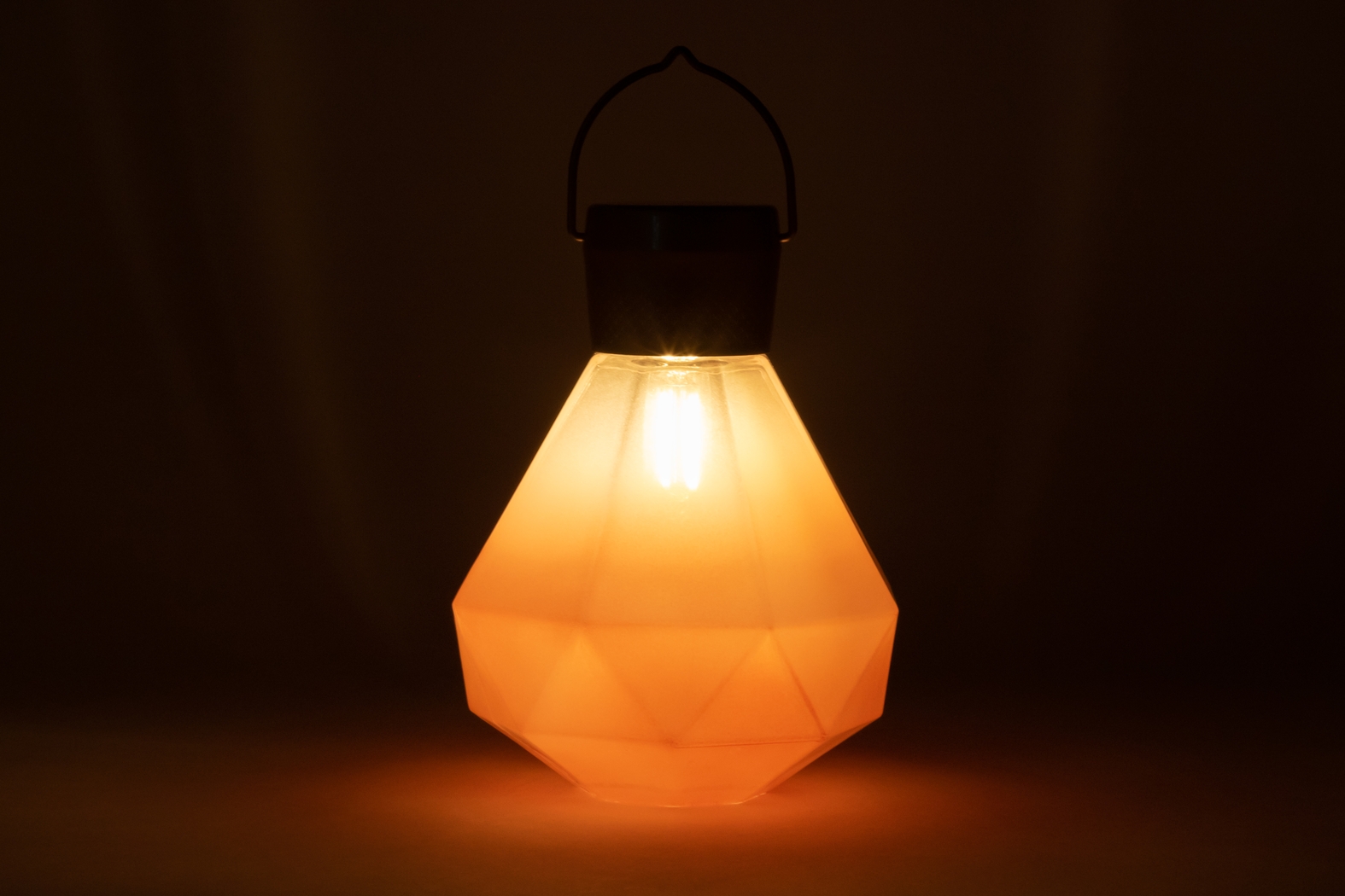 Yeser Cave Outdoor Coral Solar Lantern - Thumbnail - Image 4