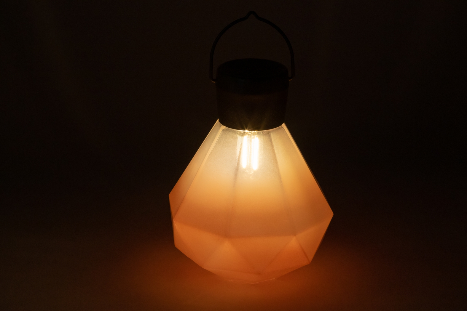Yeser Cave Outdoor Coral Solar Lantern - Thumbnail - Image 9