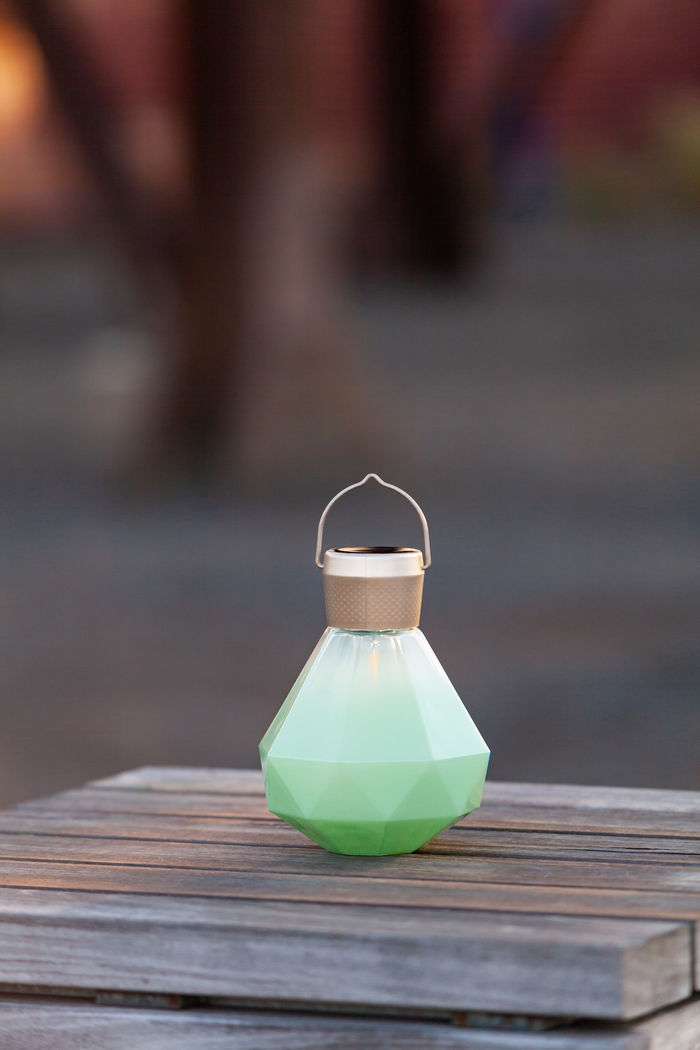 Yeser Cave Outdoor Jade Solar Lantern - Thumbnail - Image 10