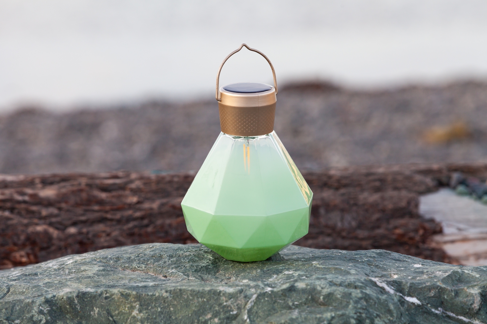 Yeser Cave Outdoor Jade Solar Lantern - Thumbnail - Image 9