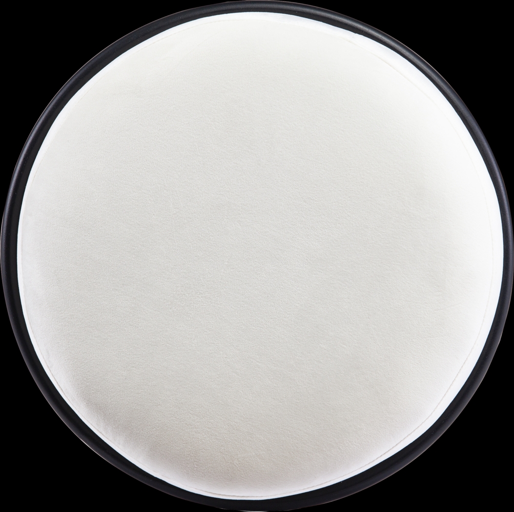 Yonderhill Gray Ottoman - Thumbnail - Image 2