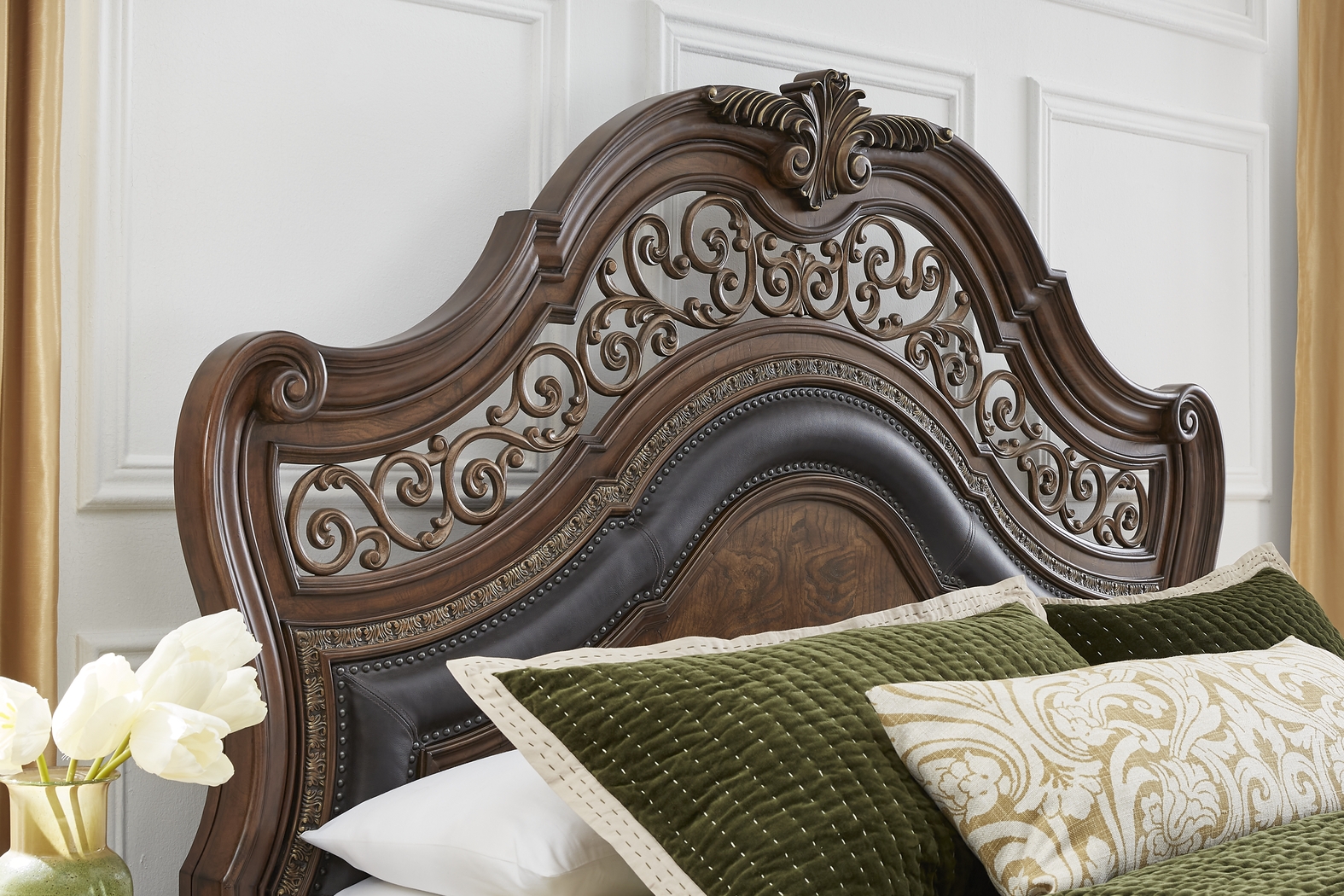Yorkshire Manor Brown 3 Pc King Panel Bed - Thumbnail - Image 3