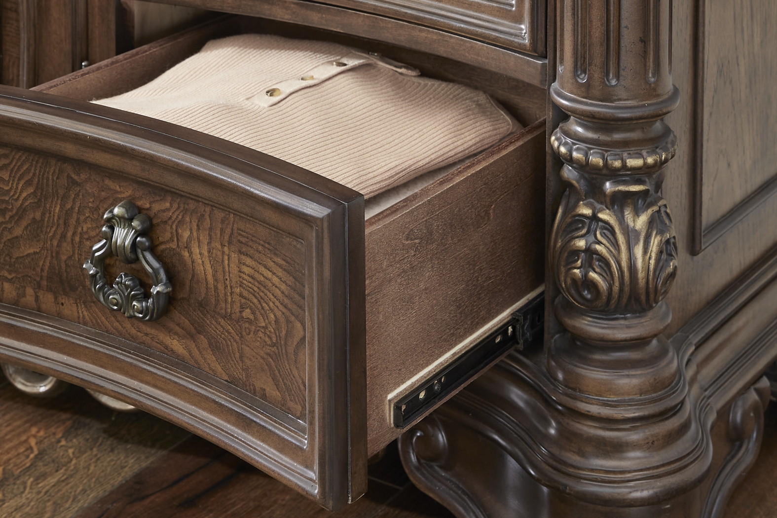 Yorkshire Manor Brown 5 Pc King Panel Bedroom - Thumbnail - Image 10