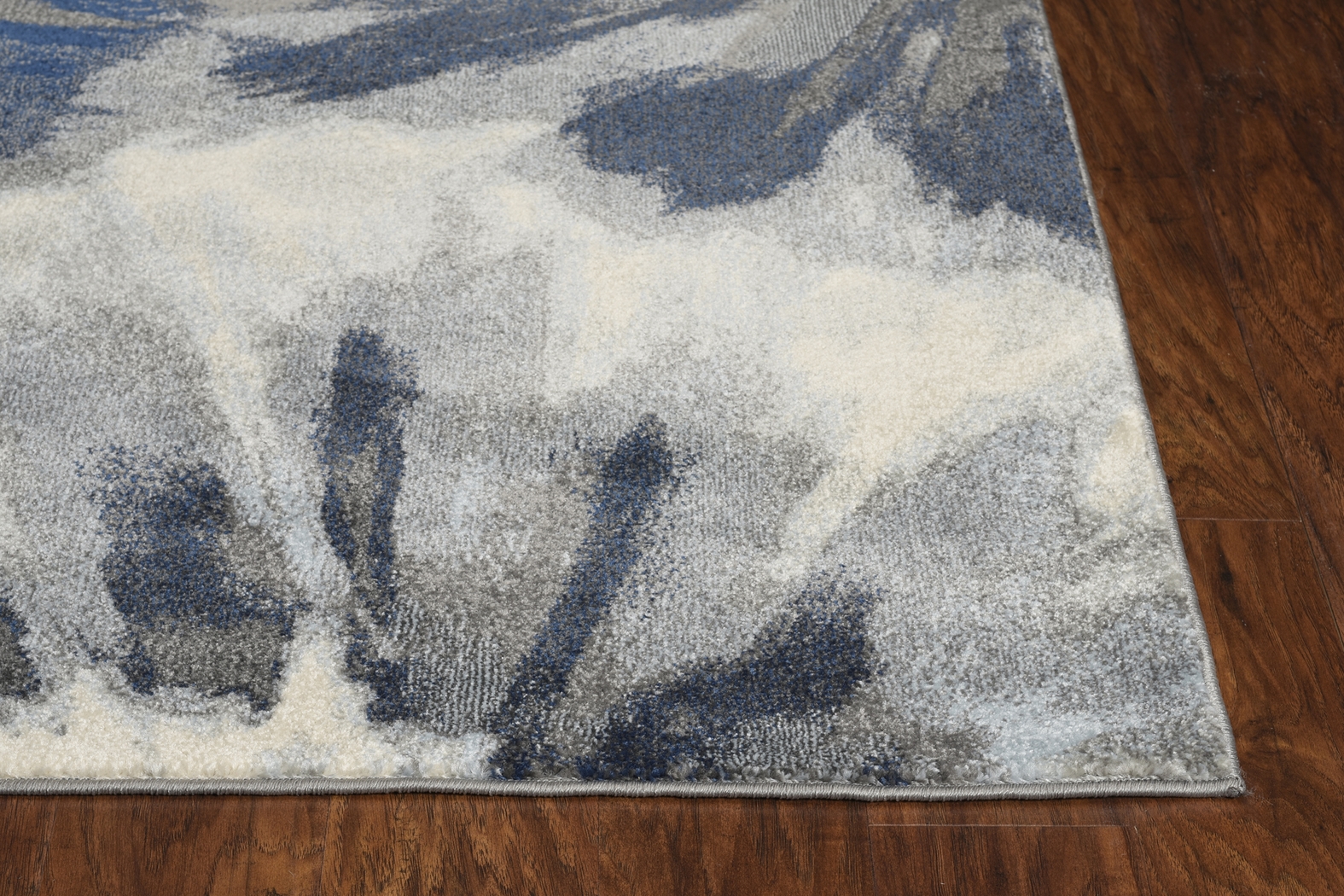 Zelida Ivory 5'3 x 7'7 Rug - Thumbnail - Image 2