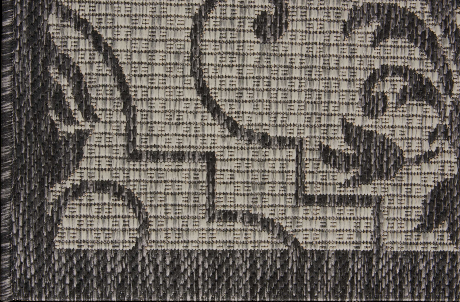 Zeyla Ivory 8' x 11' Indoor/Outdoor Rug - Thumbnail - Image 4