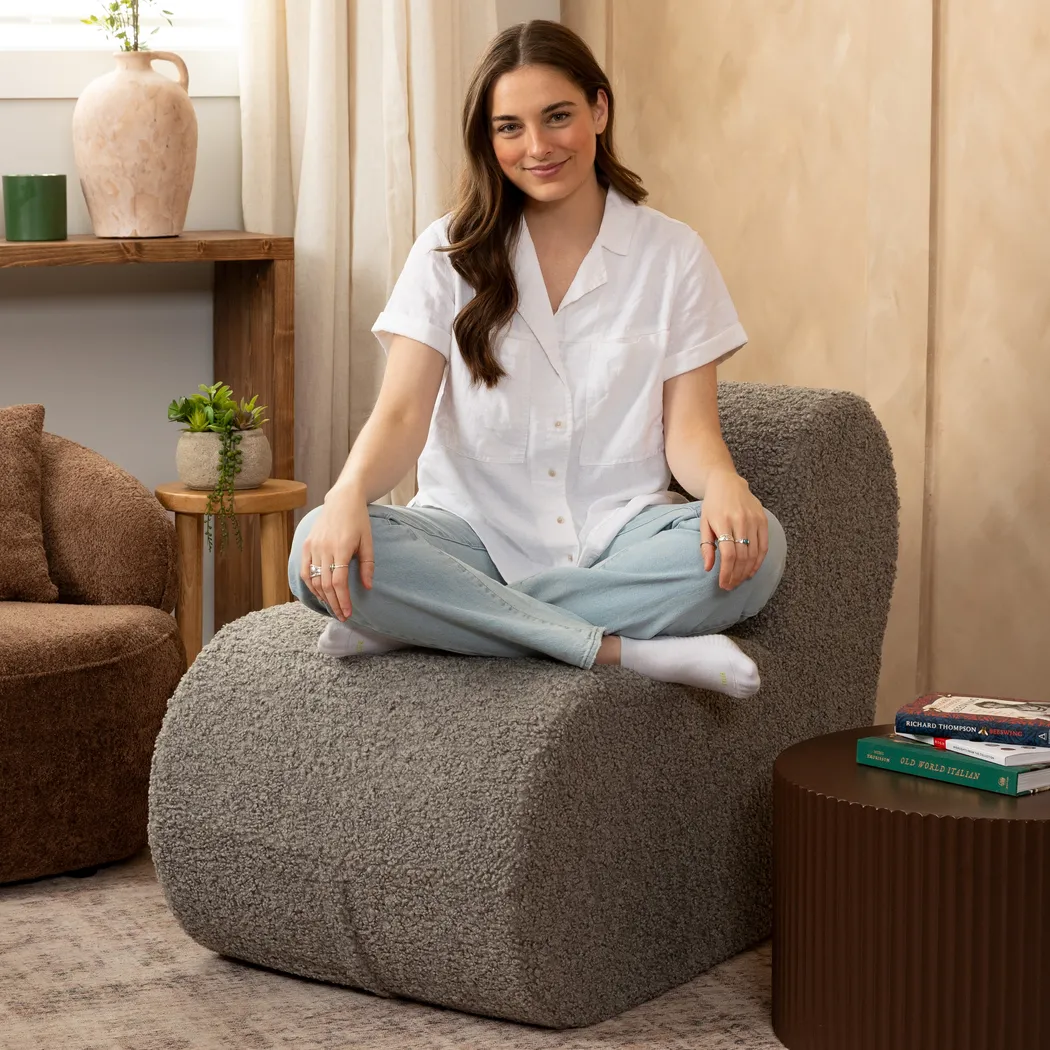 Zinei Gray Accent Chair - Thumbnail - Image 3