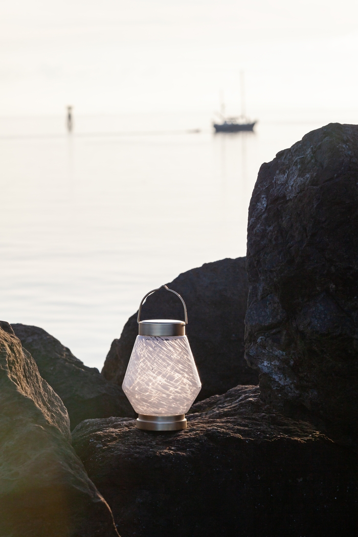 Zipton Isle Outdoor White Solar Lantern - Thumbnail - Image 4