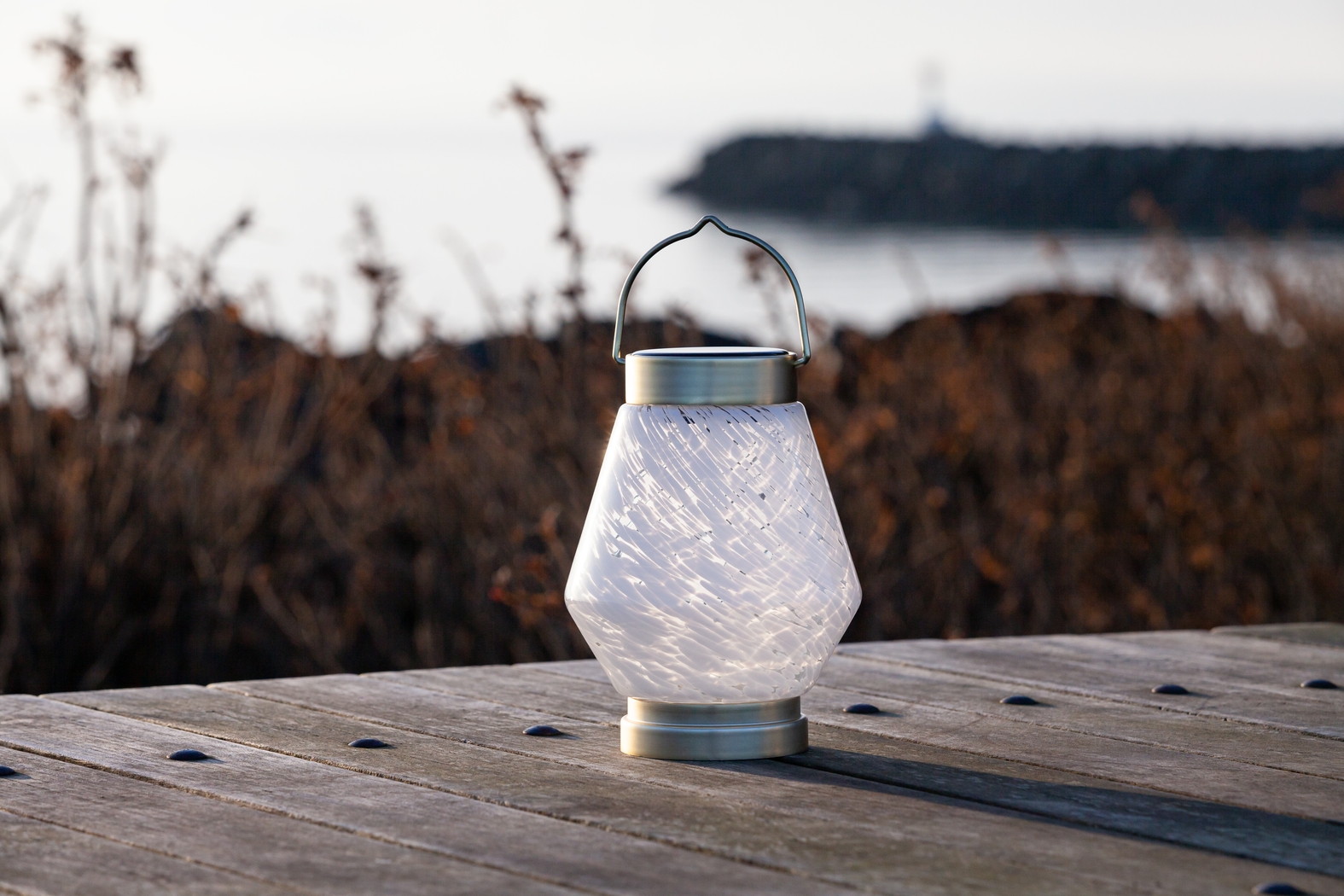Zipton Isle Outdoor White Solar Lantern - Thumbnail - Image 5