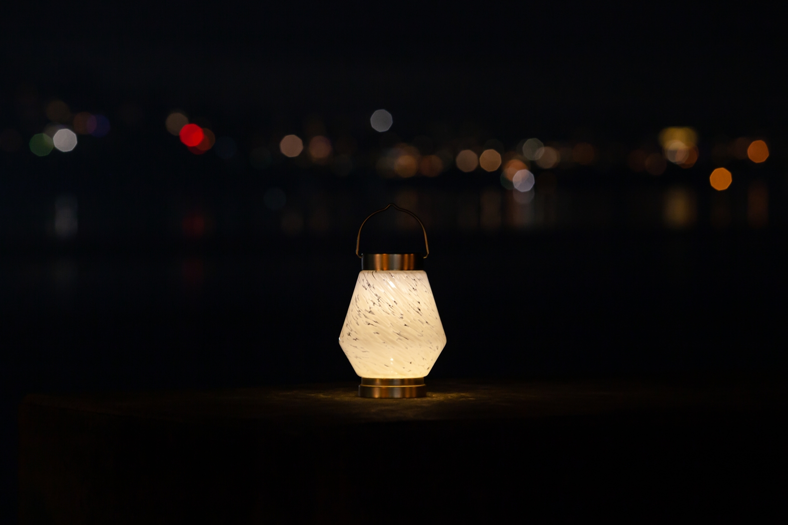 Zipton Isle Outdoor White Solar Lantern - Thumbnail - Image 10