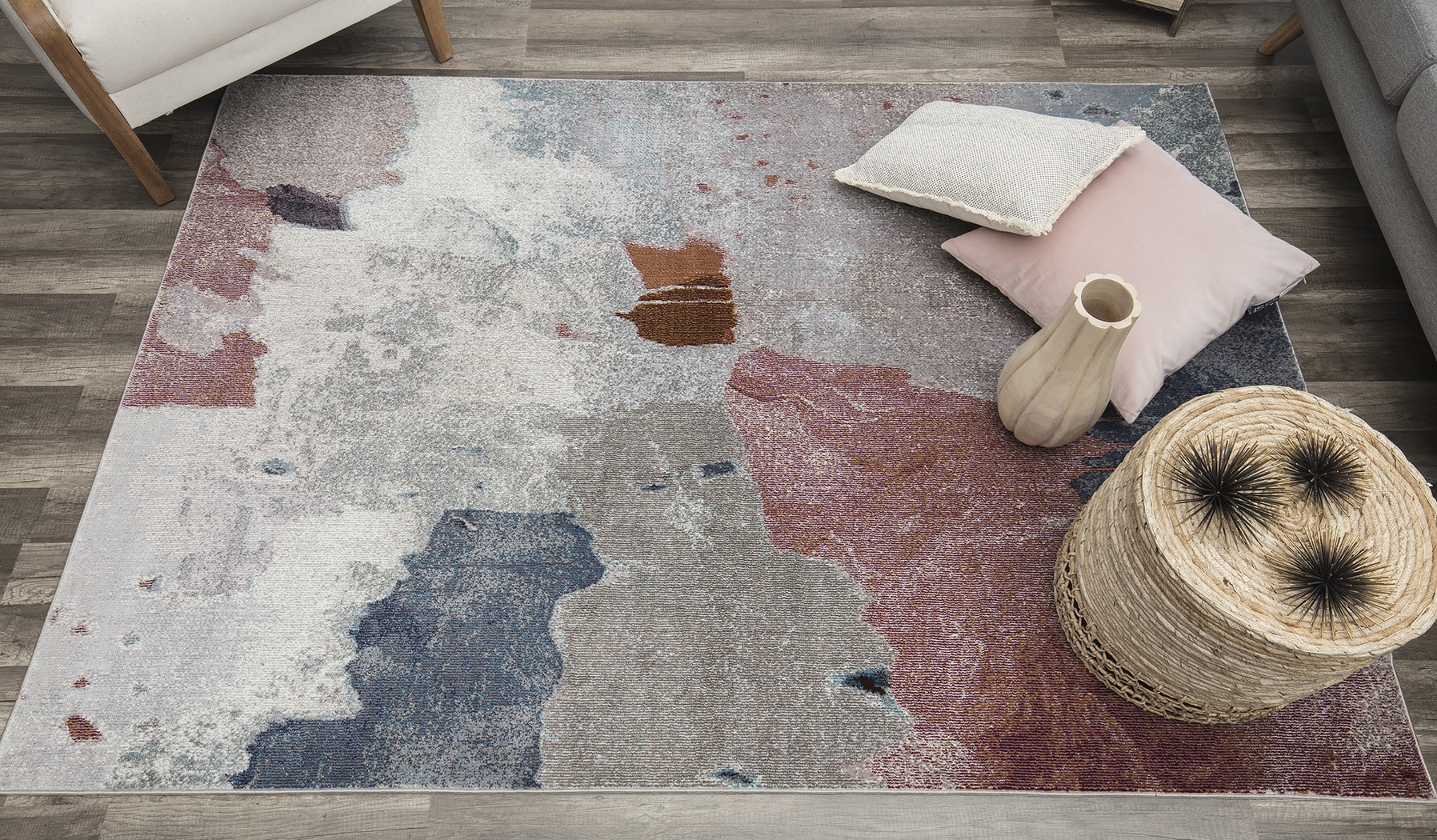 CosmoLiving By Cosmopolitan Zowey Gray 5' x 7' Rug - Thumbnail - Image 4