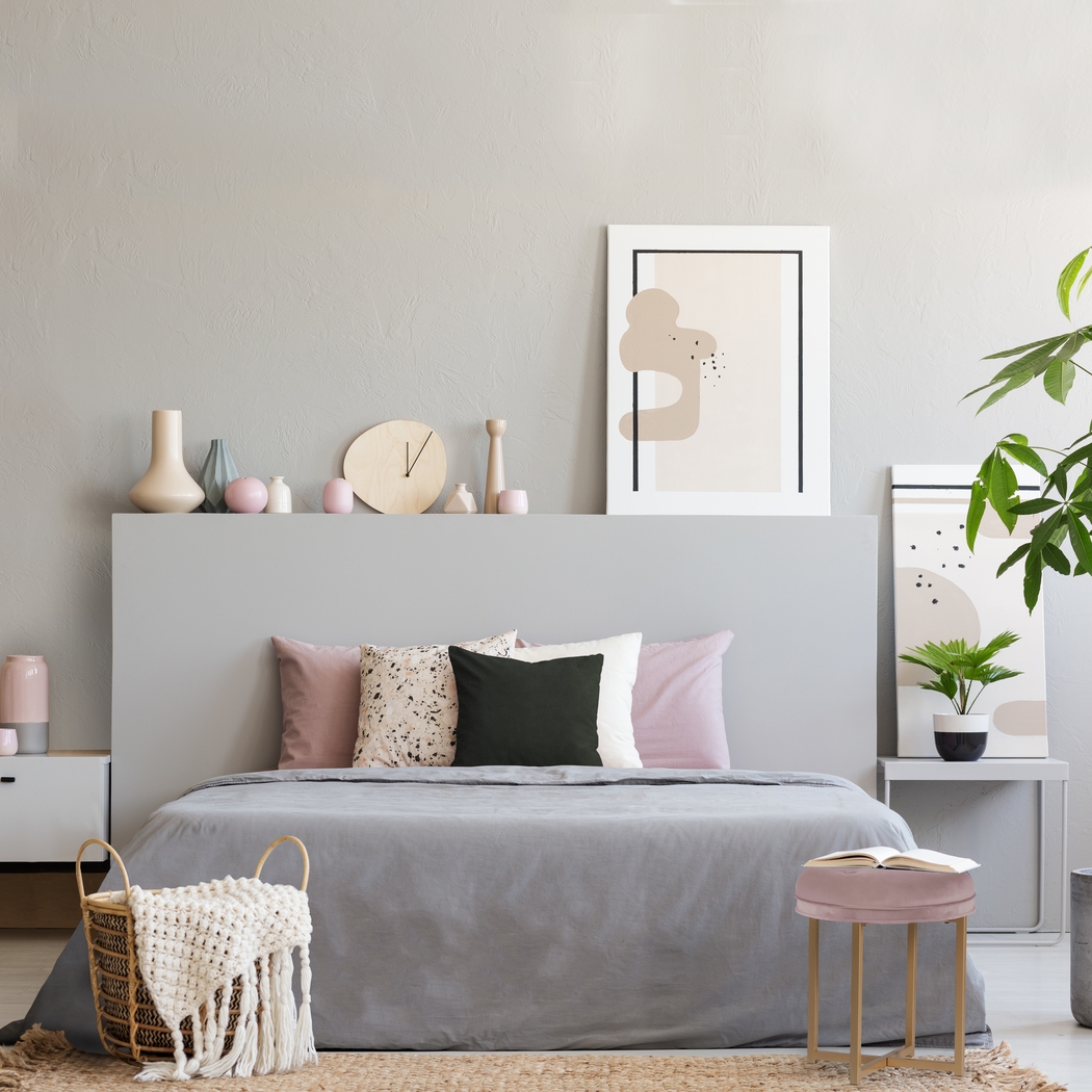 Zygmont Pink Vanity Stool - Thumbnail - Image 5